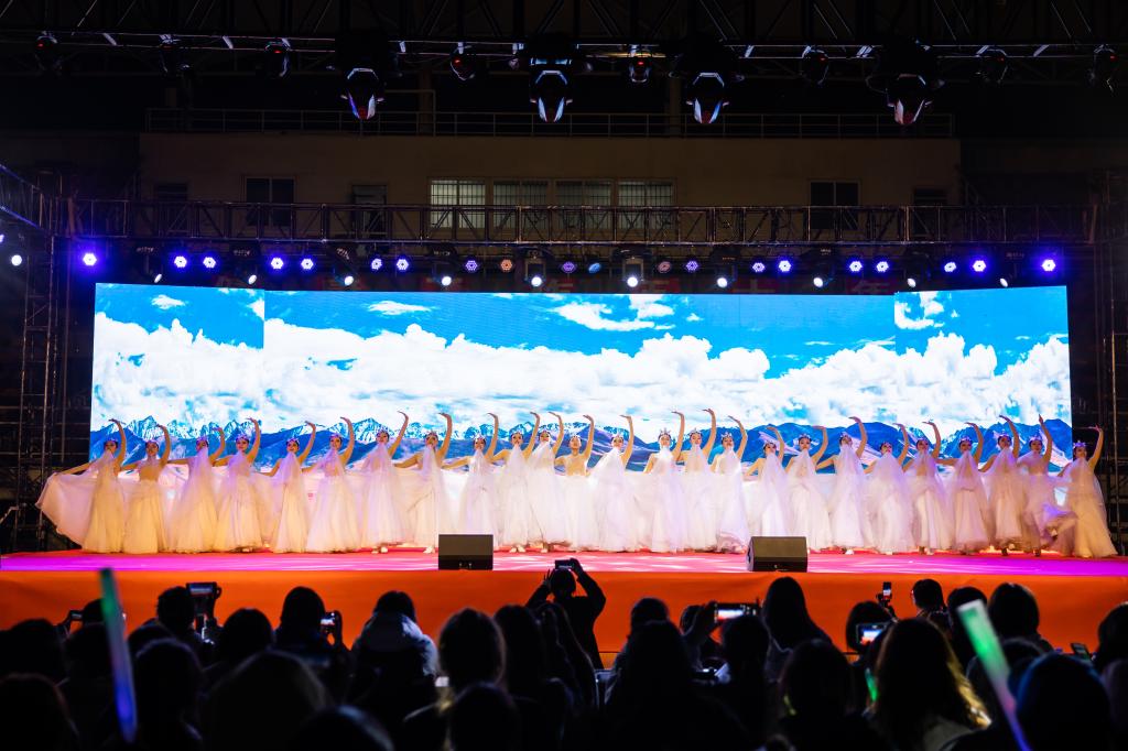 喜迎二十大 奋进新征程——我校2022年迎新晚会成功举办